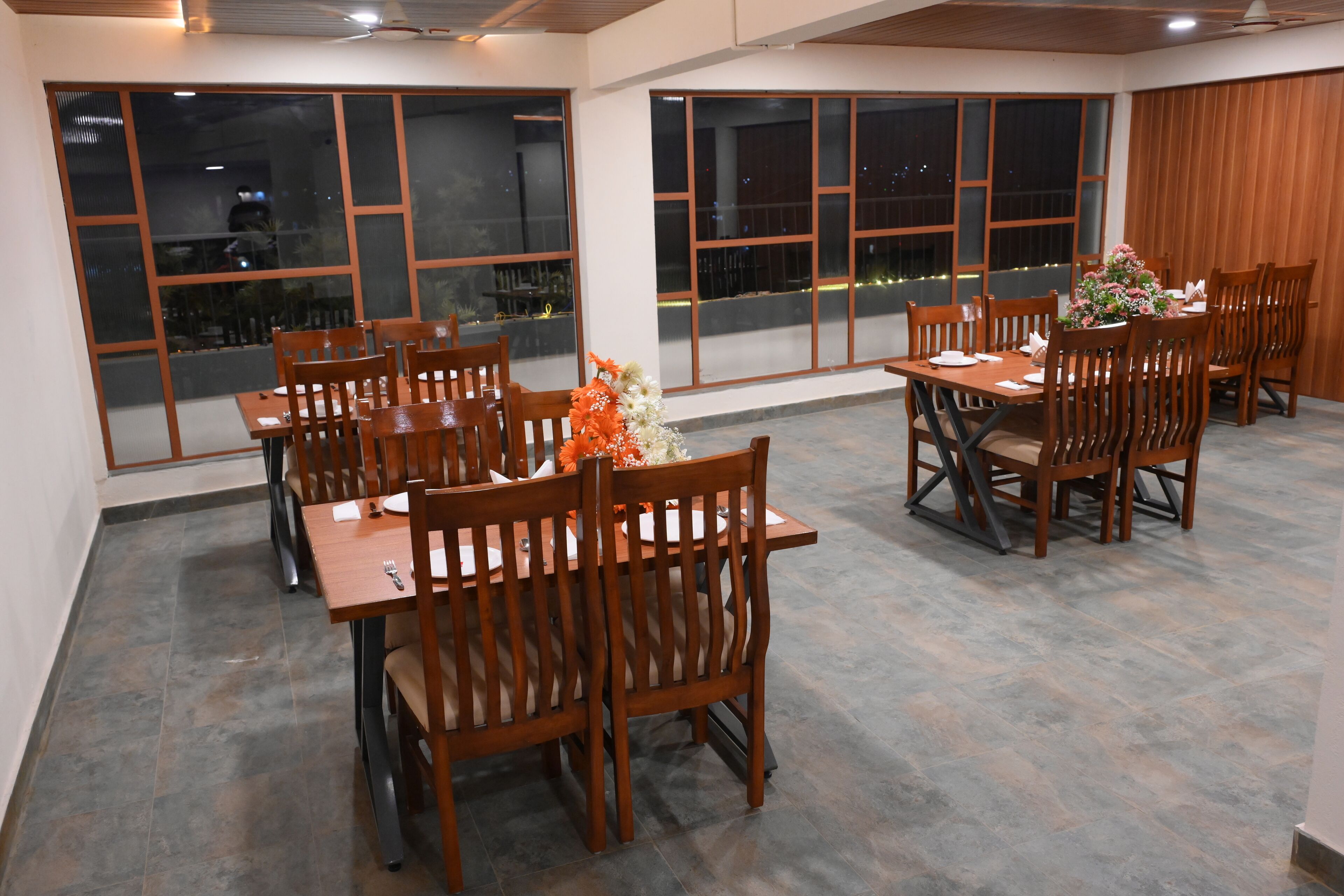 Daily full breakfast for a fee