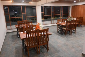 Daily full breakfast for a fee - Visthara Elite (Bengaluru)