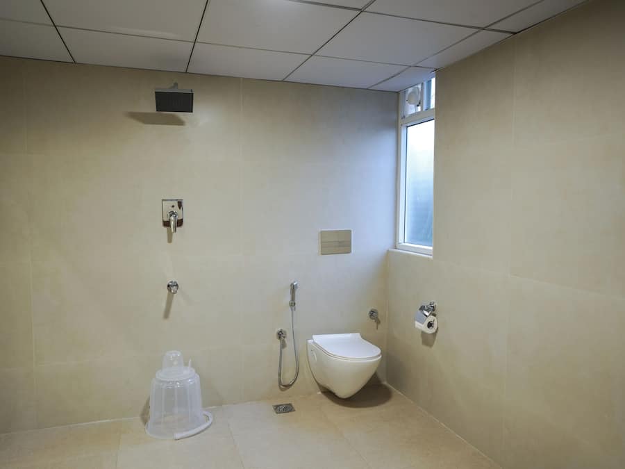Suite Comfort, vistes a la ciutat | Bany | Dutxa, assecador de cabells, tovalloles i sabó