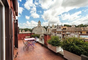 Outdoor dining - Paradiso Penthouse - FromHometoRome (Roma)