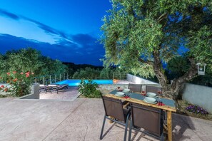 Outdoor dining - Villa Paliovigla by Villa Plus (Tsilivi)