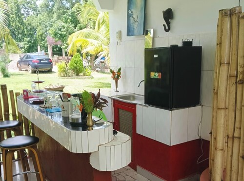 BeautyByNature Estate - Garden View, Starlink Internet, and Vegetarian Meals