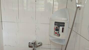 Doccia, asciugacapelli, bidet, asciugamani