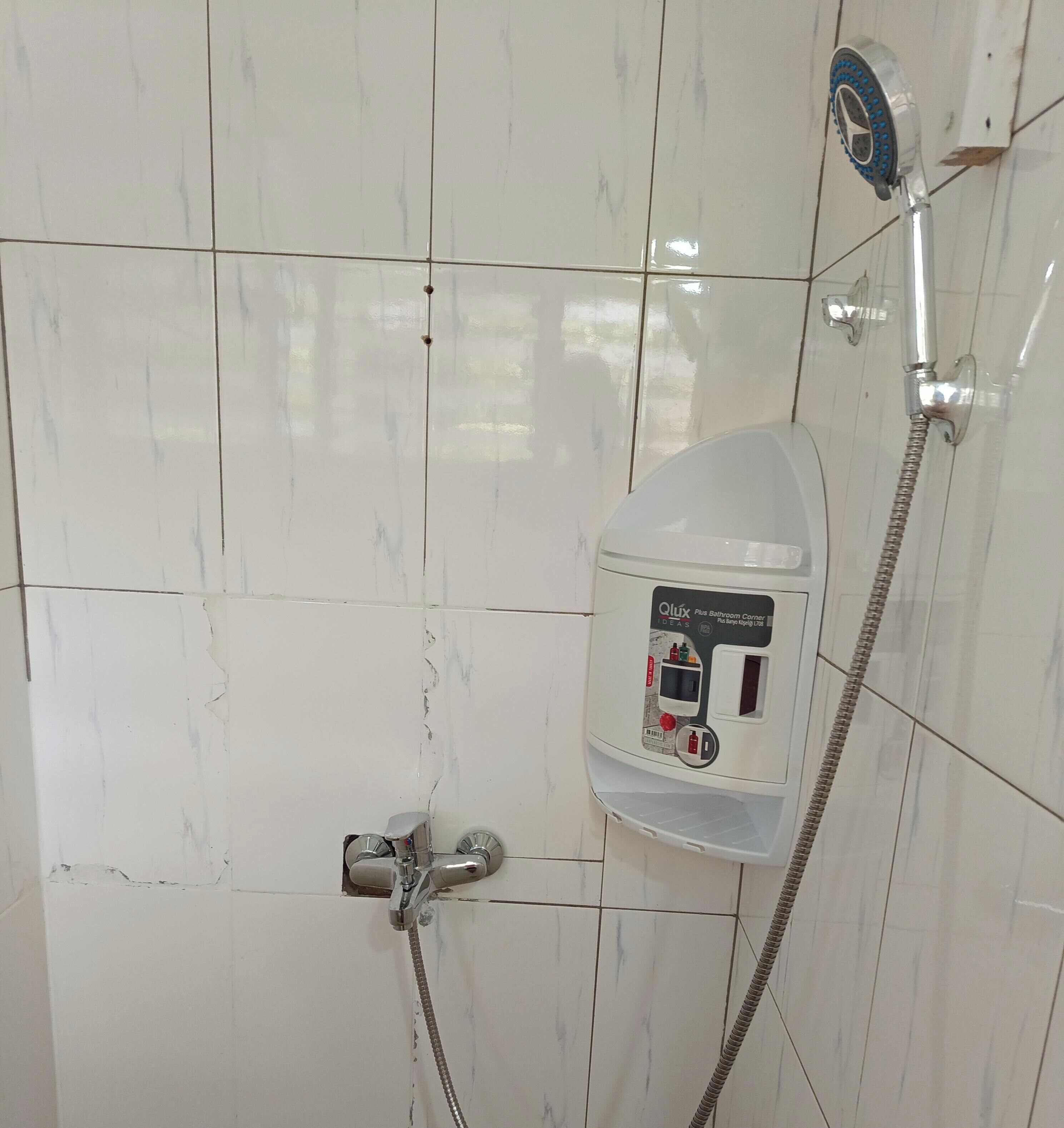 Dusche, Haartrockner, Bidet, Handtücher