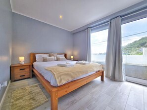 3 bedrooms, free WiFi, bed sheets - Casa da Maré Azul (São Roque)