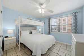 2 bedrooms, free WiFi, bed sheets - New Listing!!! Beachwalk 4, Community Pool - Across from Public Beach Access (Gulf Shores)