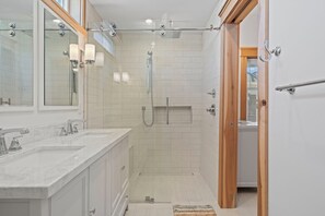 Towels - NEW Rental!!! Casa De Madera - Private Pool Beach Home - Sleeps 16 (Pensacola Beach)