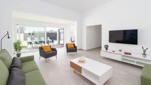 Unclassified image, 2 of 19, button - Villa Mercedes Luz by Villa Plus (Playa Blanca)