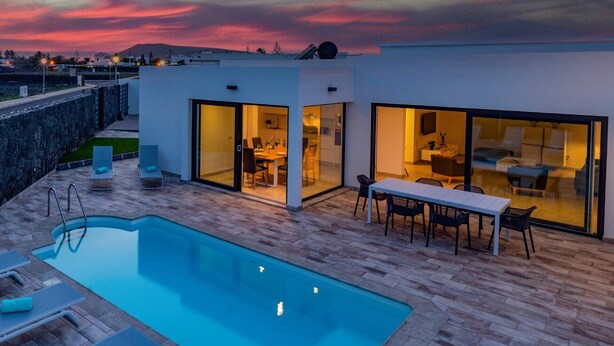 Unclassified image, 1 of 19, button - Villa Mercedes Luz by Villa Plus (Playa Blanca)