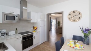 Coffee/tea maker, microwave, dishwasher - Villa Olivina 1 by Villa Plus (Tías)