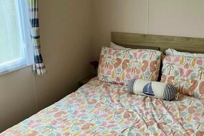 3 bedrooms, iron/ironing board, free WiFi, bed sheets - Static Caravan Hoburne Devon Bay (Paignton)