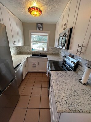 Private kitchen - "The Relaxmore" less than 5 min to town, close to beaches Don’t miss this jewel! (Sarasota)