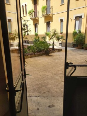 Interior - VITRUVIO42 SUPERIOR - Apartment Central Station -max4 guests WiFi & AC (Milano)