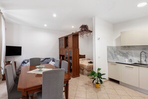 Dining - Apartment 'Da Giorgio' with Air Conditioning (Sanremo)