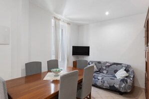 Dining - Apartment 'Da Giorgio' with Air Conditioning (Sanremo)
