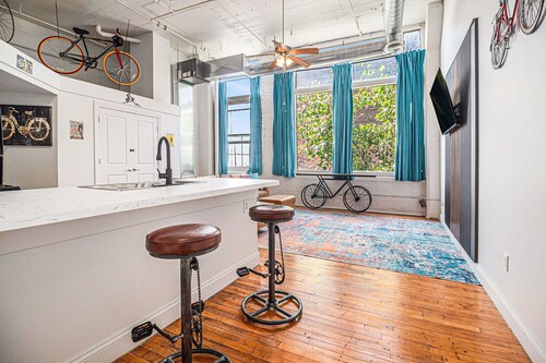Historical Hudson Riverview Loft
