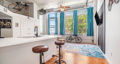 Historical Hudson Riverview Loft