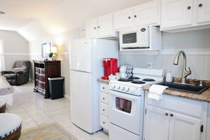 Mikrowelle, Ofen, Herdplatte, Geschirrspüler