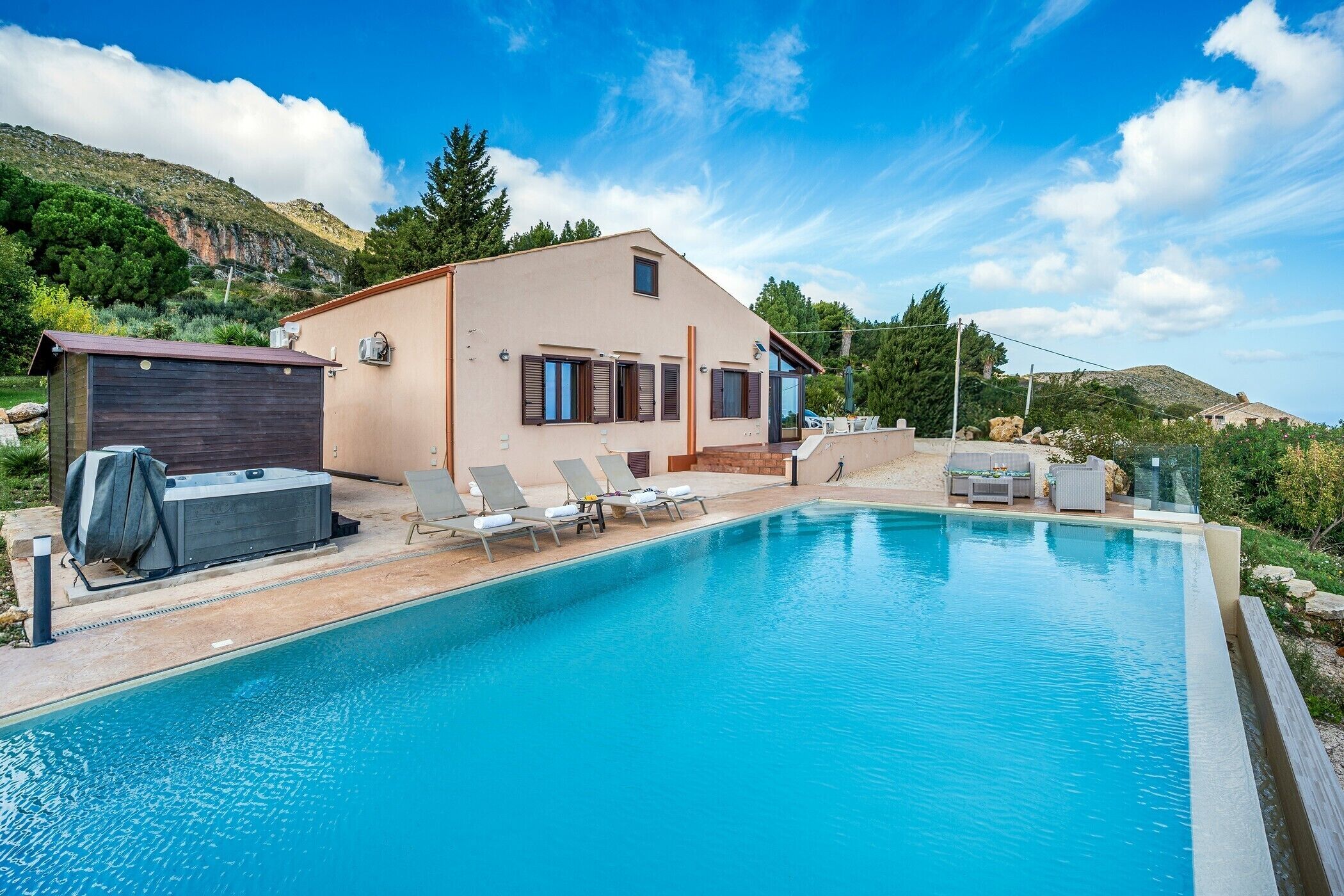 Piscine extérieure