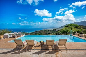 Outdoor pool - Villa Azuria with Private Infinity Pool and Whirlpool Sea View (Sicilia)