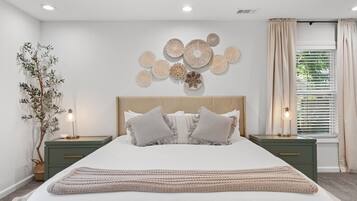 4 bedrooms, desk, iron/ironing board, travel crib