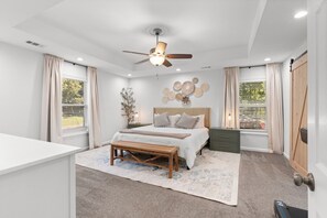 3 bedrooms, desk, iron/ironing board, travel cot - 3BR Modern Home Near LakePoint, KSU, Lakes, Trails (Acworth)