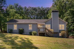 Exterior - 3BR Modern Home Near LakePoint, KSU, Lakes, Trails (Acworth)