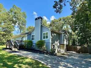 Exterior - 3BR Modern Home Near LakePoint, KSU, Lakes, Trails (Acworth)