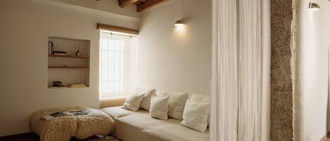 1 chambre, fer et planche à repasser, accès Internet, draps fournis