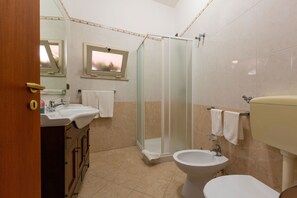 Bathroom - I Quattro Rioni - Camera Tripla (Nociglia)