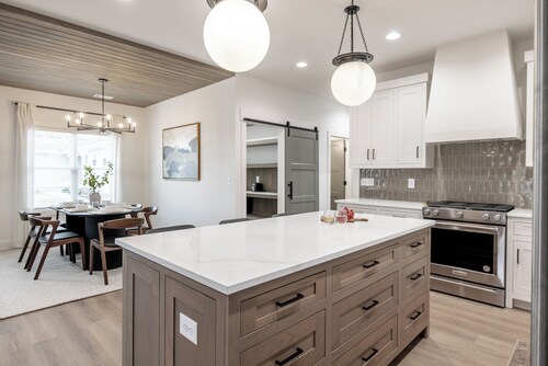 The City Peach-4 Bed/2 Bath with Pool/Hot Tub/Game Room