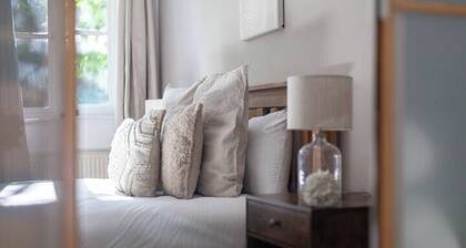 Comfortable 2-Bed Apartment Near Brixton