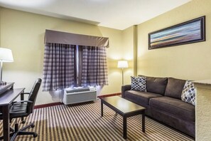 Living area - CasaBlanca Inn & Suites Houston (Houston)