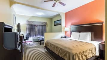 Escritorio, tabla de planchar con plancha y wifi gratis