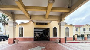 Front of property - Studio 6 Suites Houston, TX - Spring (Houston)