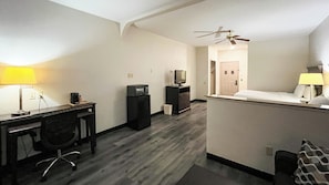 Desk, iron/ironing board, free WiFi, bed sheets - Studio 6 Suites Houston, TX - Spring (Houston)
