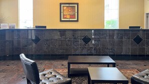 Lobby sitting area - Studio 6 Suites Houston, TX - Spring (Houston)