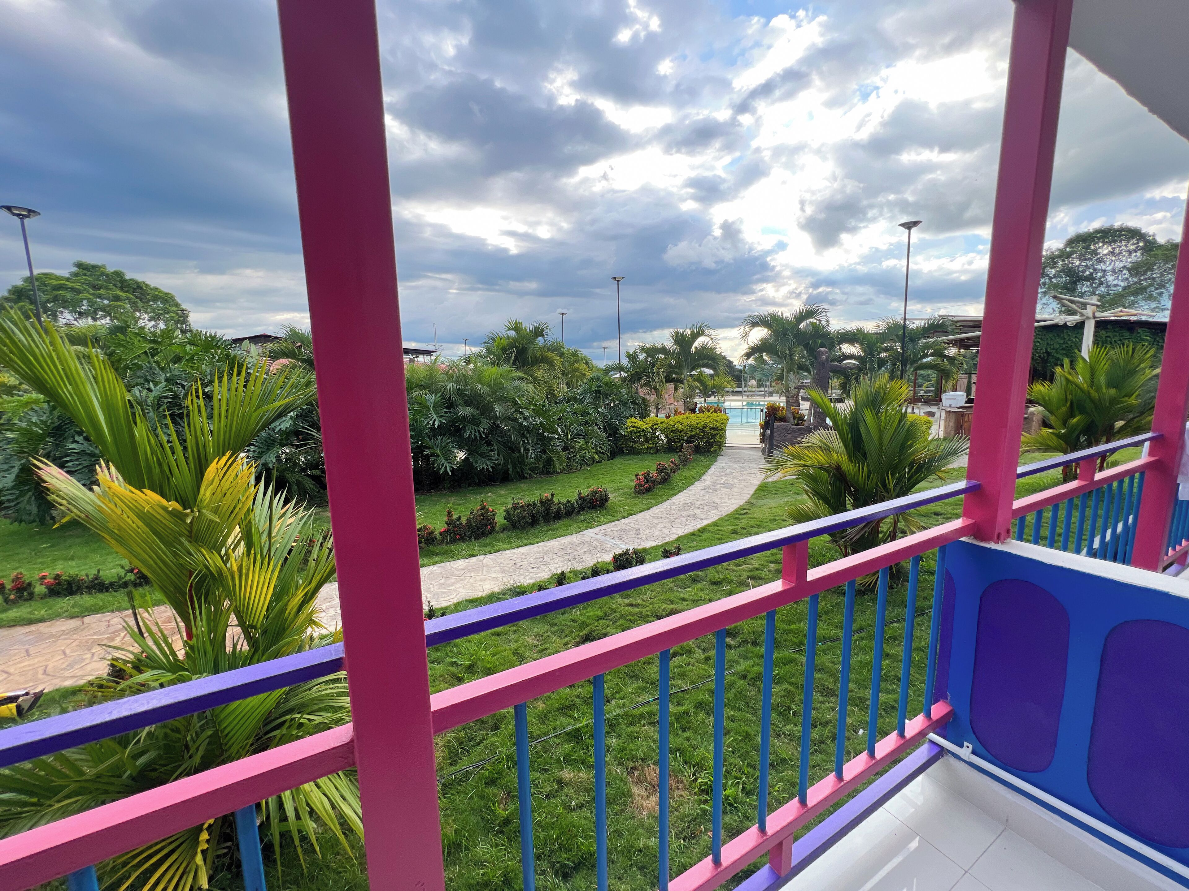 デラックス トリプルルーム ガーデンビュー | バルコニーからの眺望