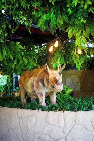 Restaurant. MAHAWI RESORT