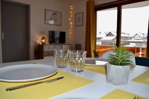 Dining - T2 idéal famille au Lac d'Annecy - Doussard centre (Doussard)