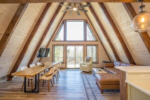 TV, fireplace, books - Blue Ridge Parkway Chalet (Floyd)
