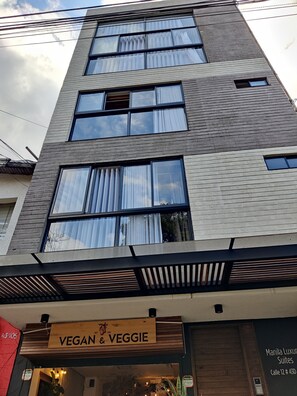 Exterior detail - Manila Luxury Suites 401 (Medellín)