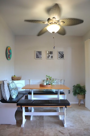 Interior - Cozy canal cottage with pool, dock, Gulf access and minutes to Anna Maria Island (Bradenton)