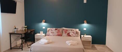 Desk, laptop workspace, free WiFi, wheelchair access