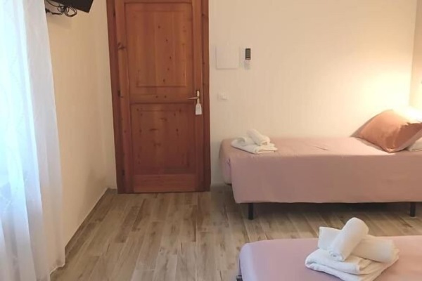 Comfort Triple Room, Garden View | Desk, laptop workspace, WiFi (free)