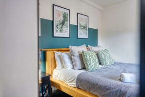 3 chambres, fer et planche à repasser, lit parapluie, Wi-Fi gratuit