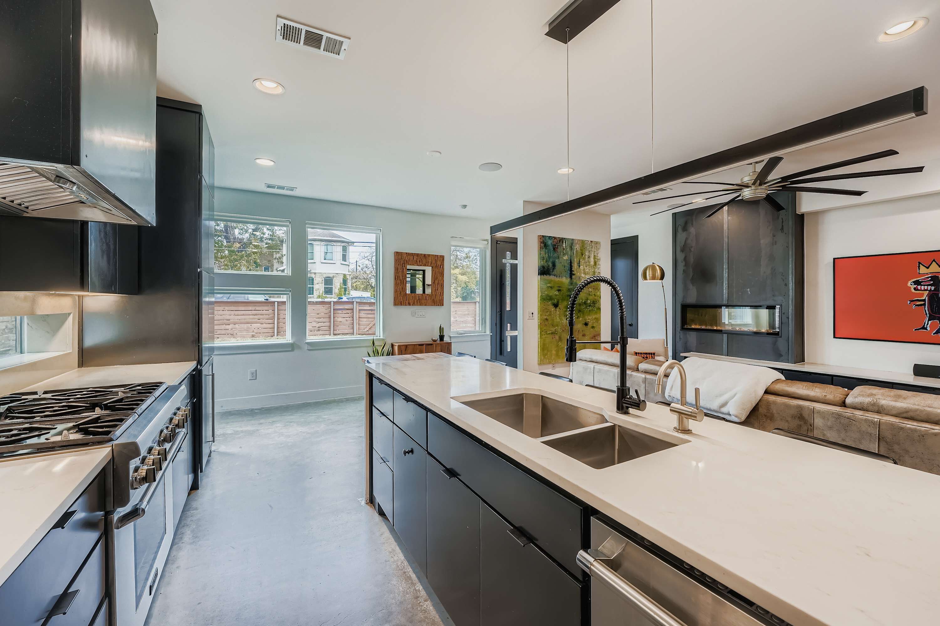 ثلاجة، ميكروويف، فرن، موقد طهي مسطح