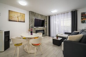 Living area - Dog-friendly apartment just 150 metres from the beach with air conditioning and barbecue (Umag)