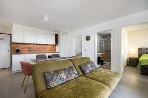 Interior - Fantastic flat just 850 metres from the sandy beach with washing machine (Zambratija)