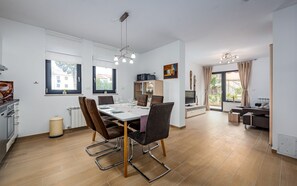 Dining - Impressive apartment 550 metres from the beach with a great sun terrace (Umag)